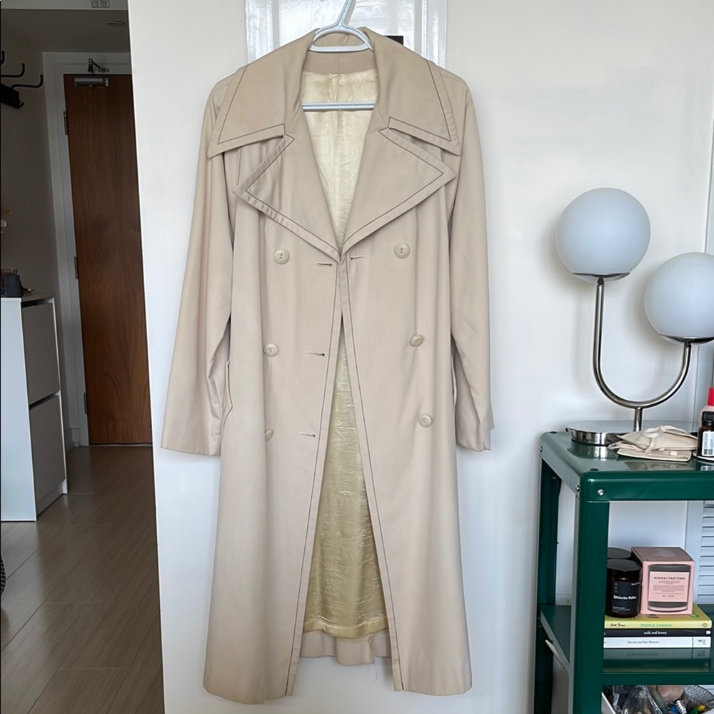 Vintage Cream Double-Breasted Trench Coat with Oversized Lapel & Contrast Stich